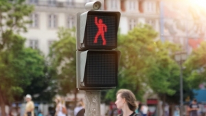 Dancing traffic light entertains pedestrians and improves safety
