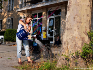 ‘Gieß den Kiez’: Giving trees in Berlin a chance to outlive their planters