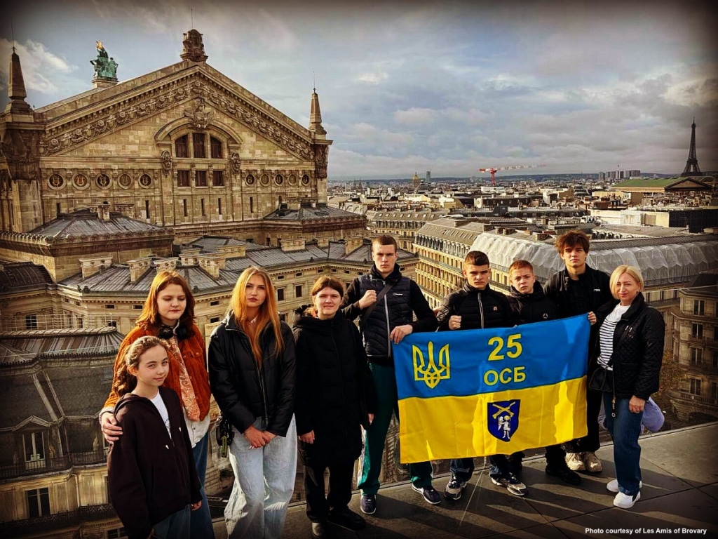 Ukrainian-children-visit-Paris
