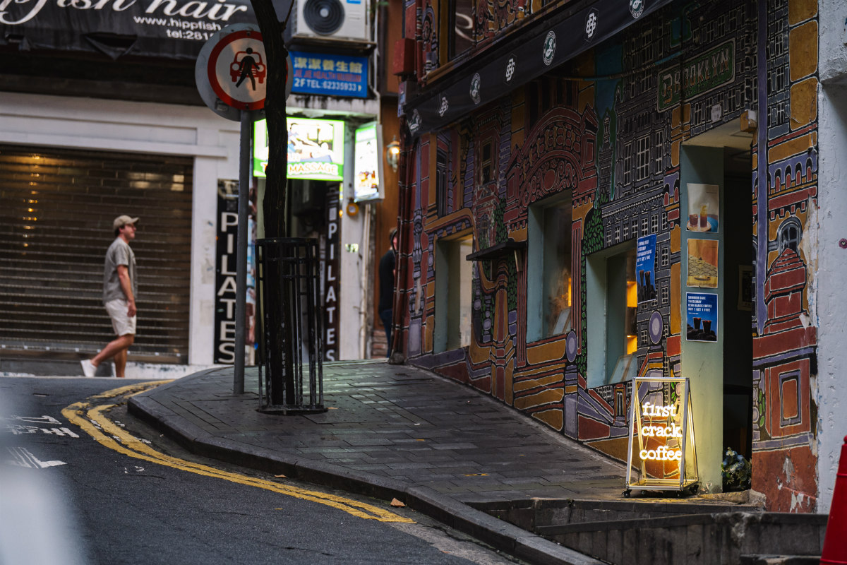 Hong-Kong-neon-sign-preservation