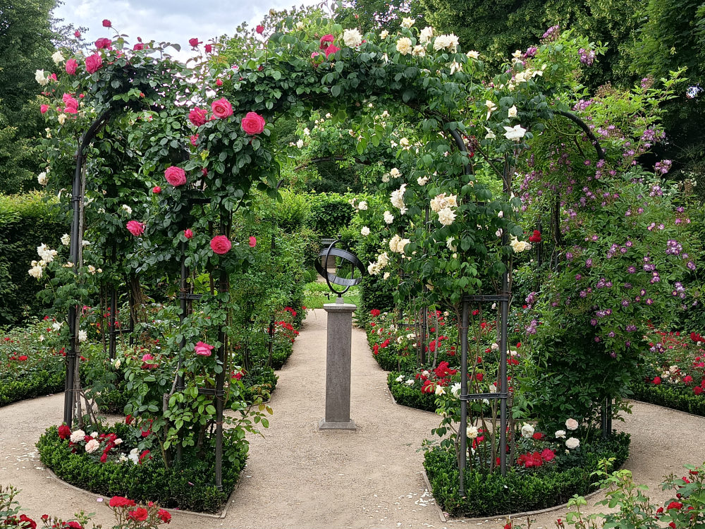 rose-garden-max-liebermann-villa